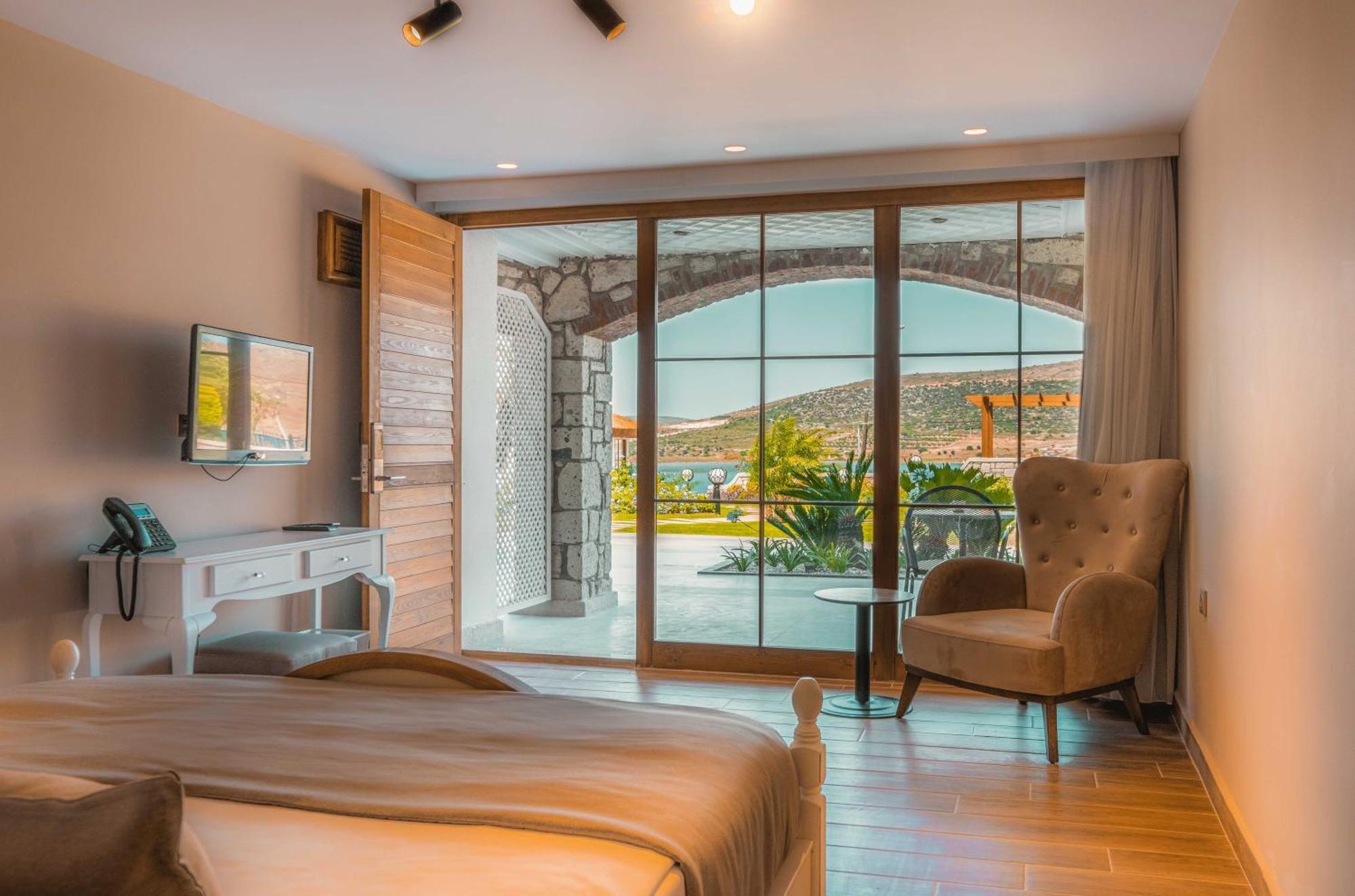 Marin Alacati Hotel Bagian luar foto